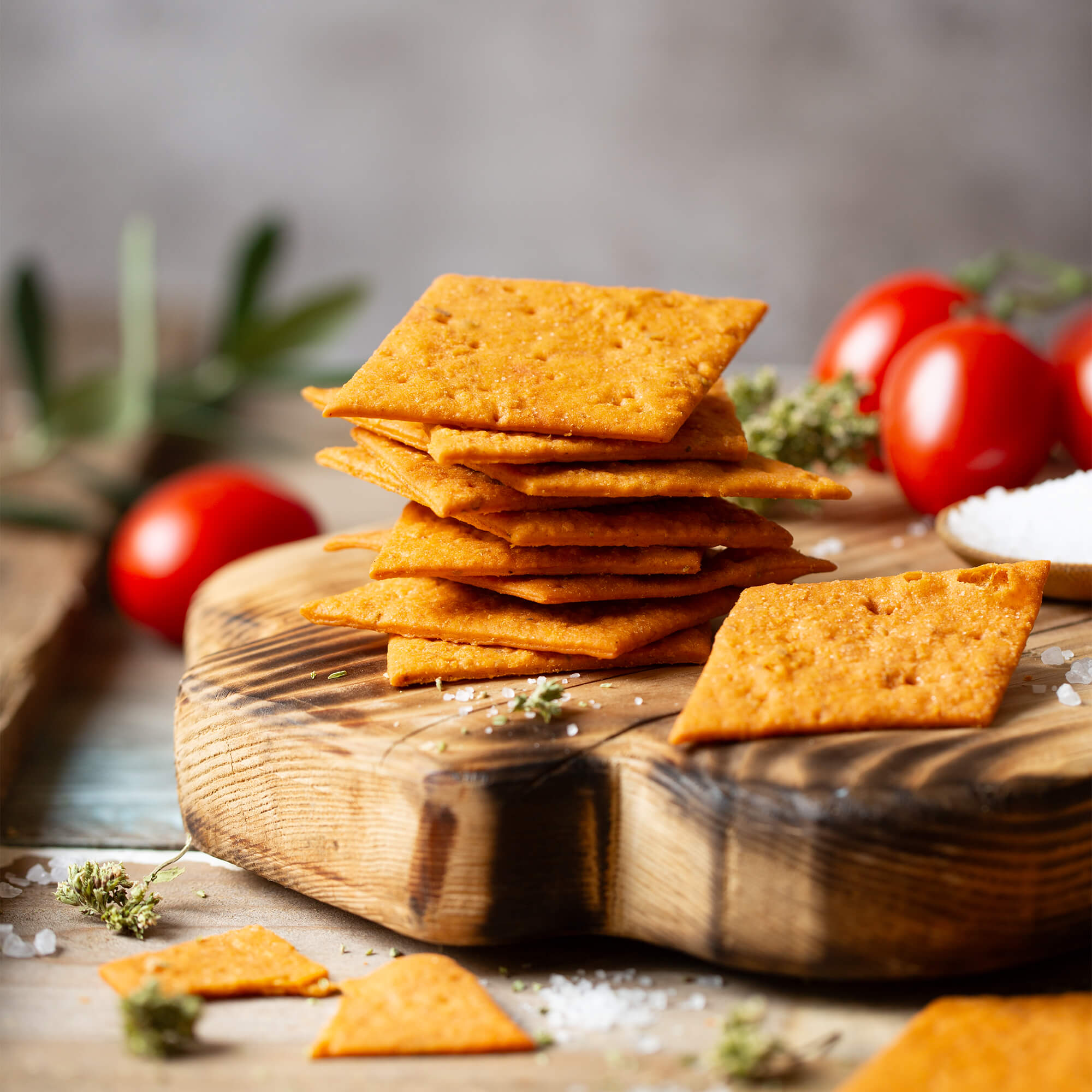 Tomato and oregano crackers